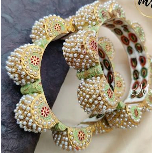 Meera Kundan Bangles