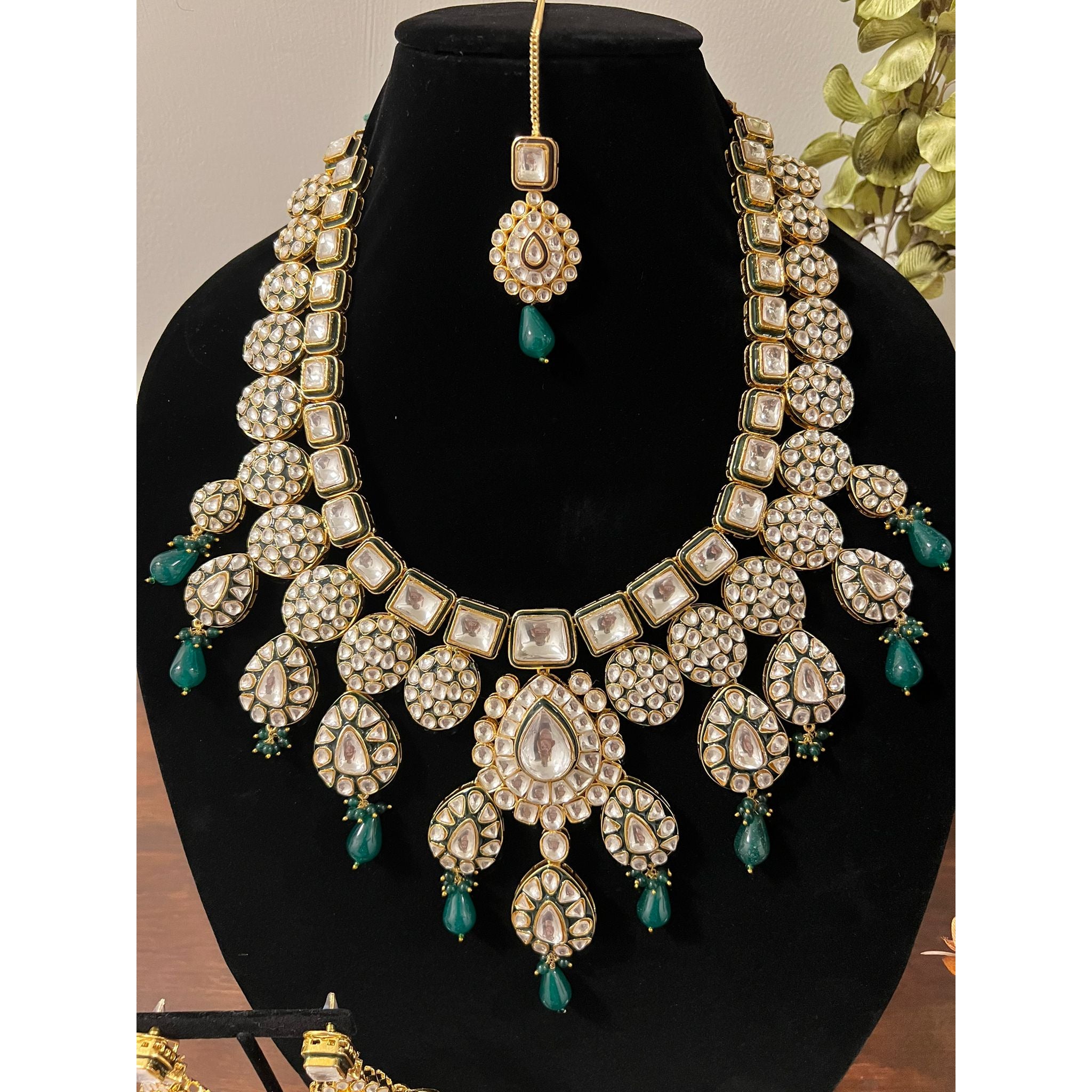 Noor Tyaani Jewelry